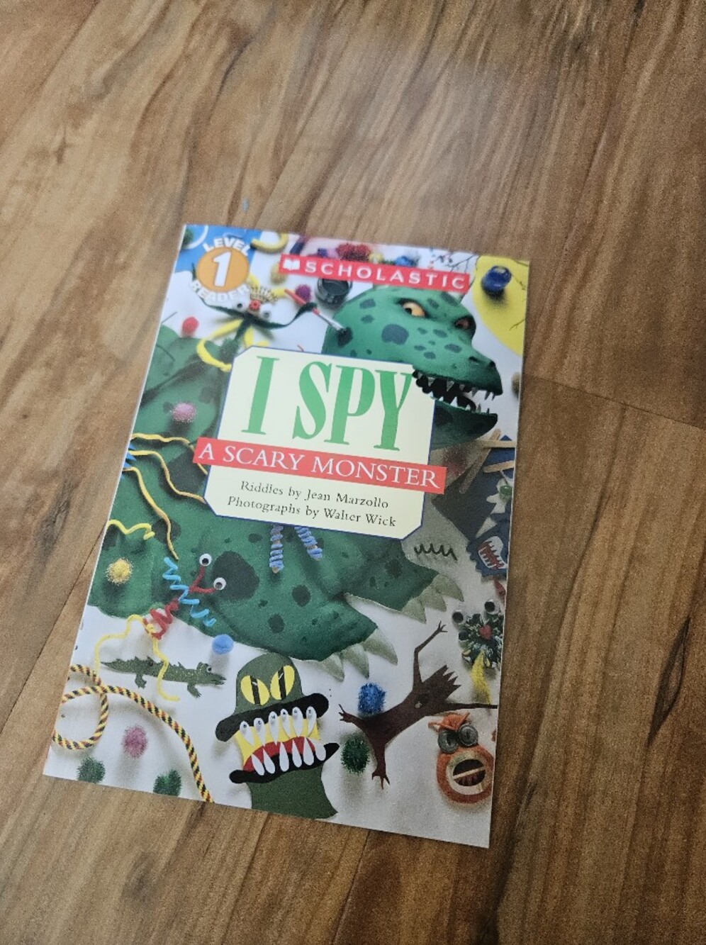 Scholastic Orange Level 1 I Spy Picture Book